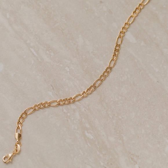Chelsea Figaro Chain | 18k Gold Filled - Picture 3 of 8